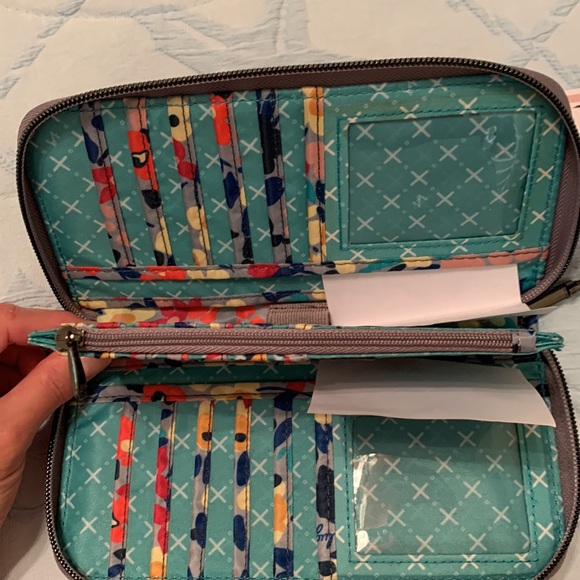 🌺New🌺Lug RFID Large Zippered Wallet - Picture 7 of 11